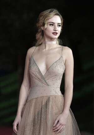 Grace Van Patten nude 6