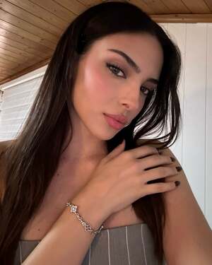 Gugi Djellza nude 11