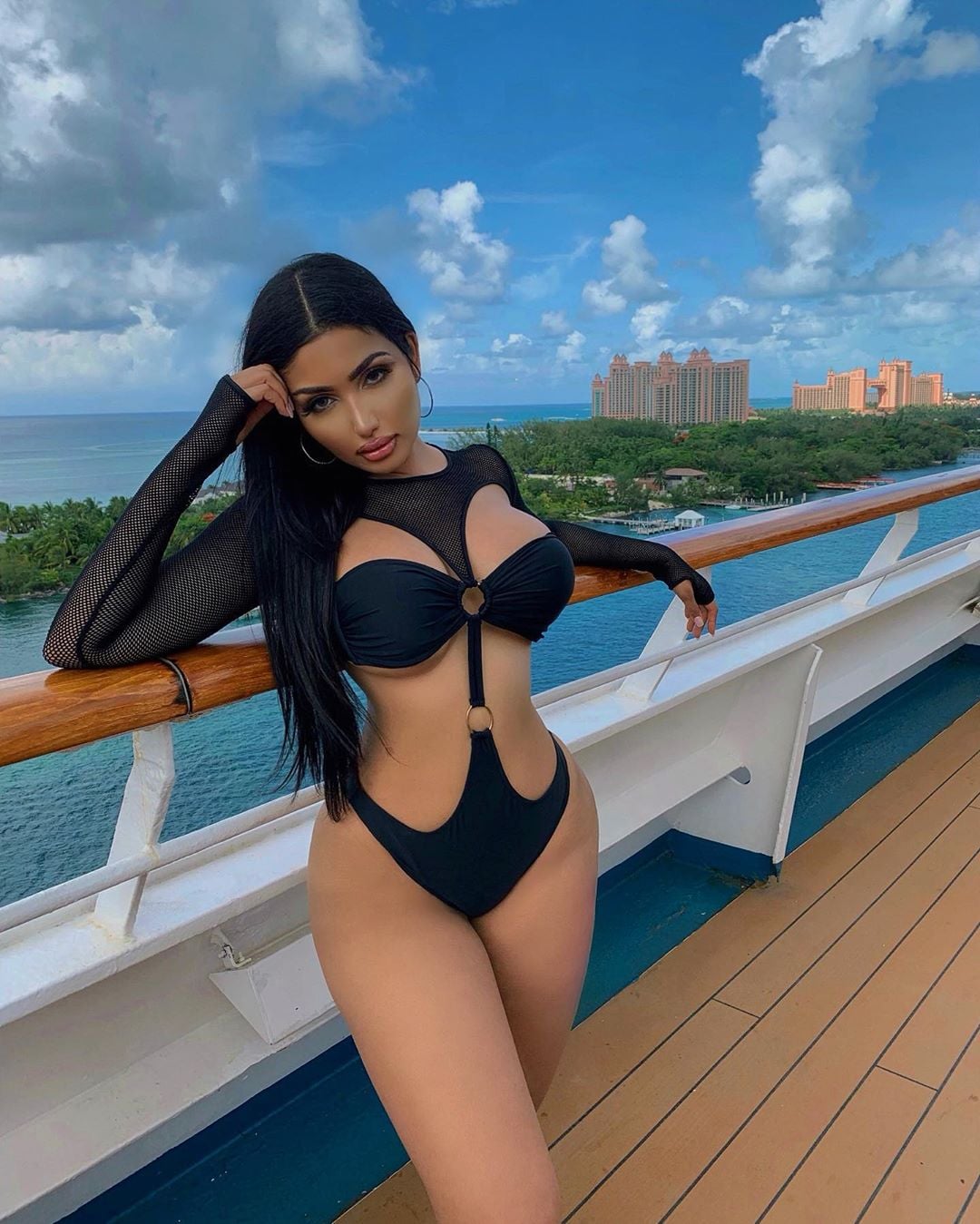 Gul Bahari nude 3