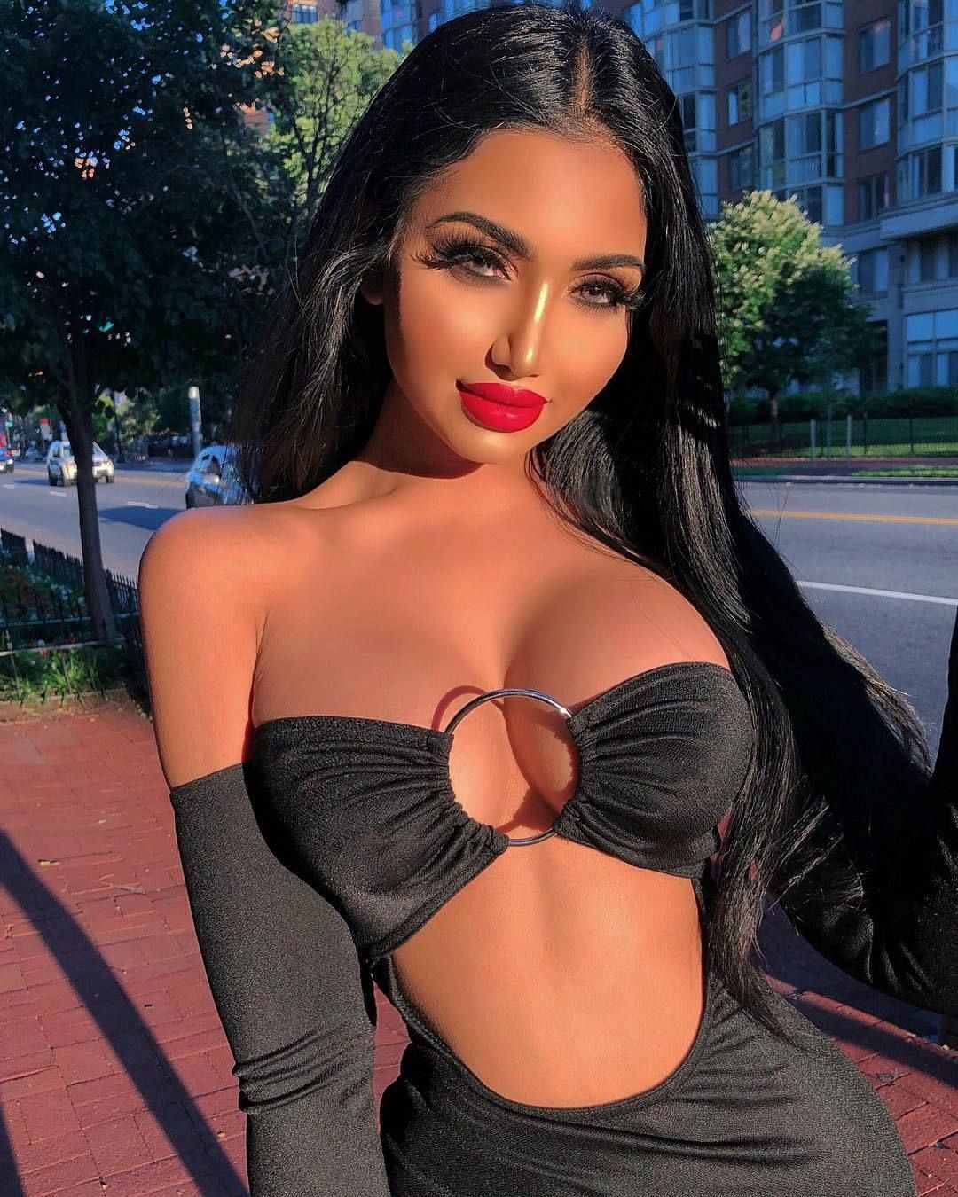 Gul Bahari nude 6