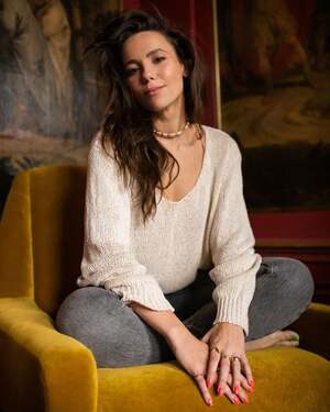 Gwen Van Poorten nude 4