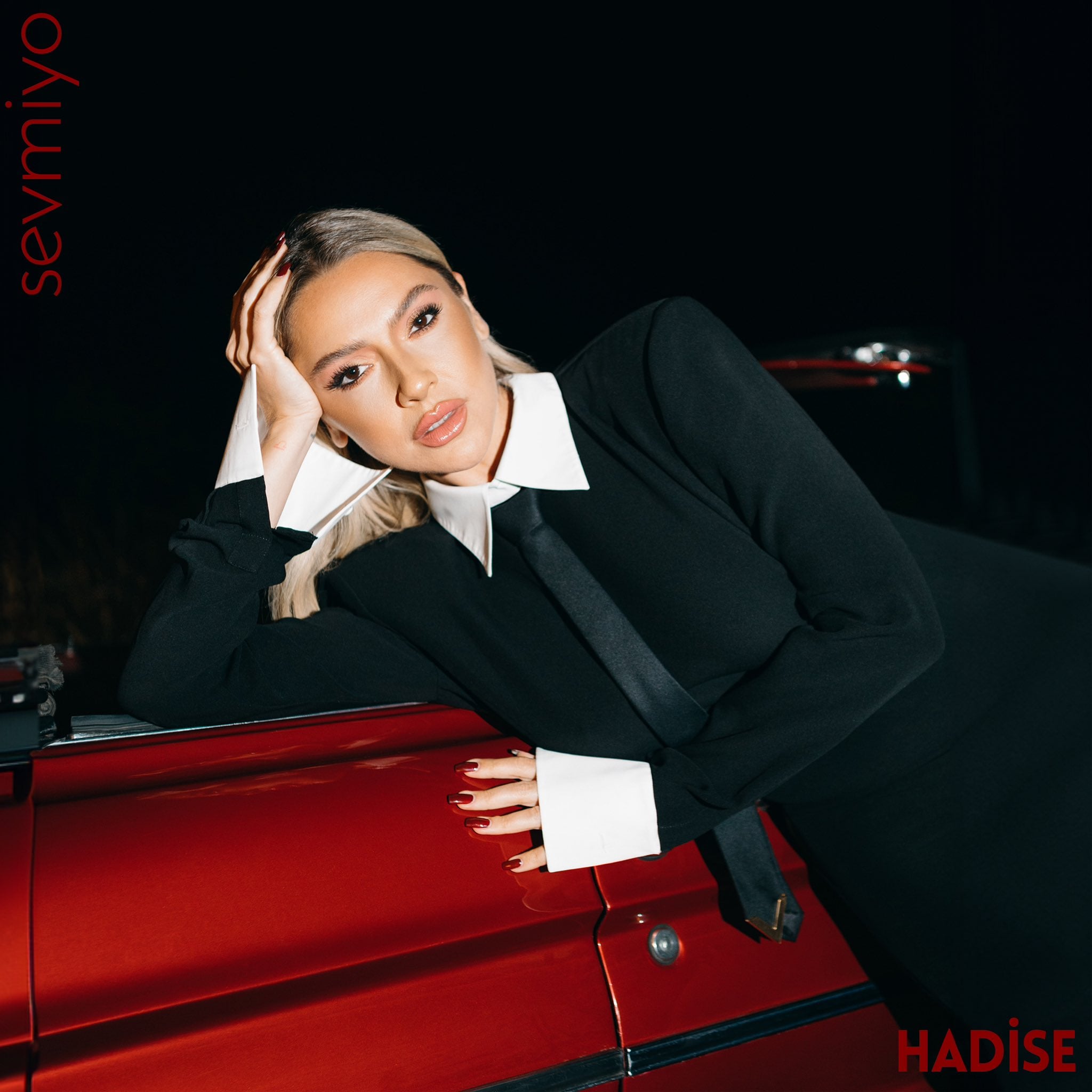 Hadise nude 8