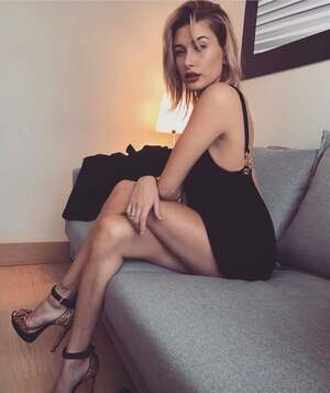 Hailey Baldwin nude 2