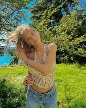 Hailey Hitch nude 5