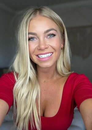 Hailey Ostrom nude 6