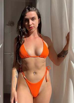 Hailey Schubert nude 4
