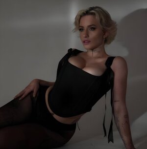 Hailey Shea nude 9