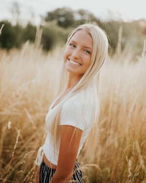 Hailey Tucker nude 10