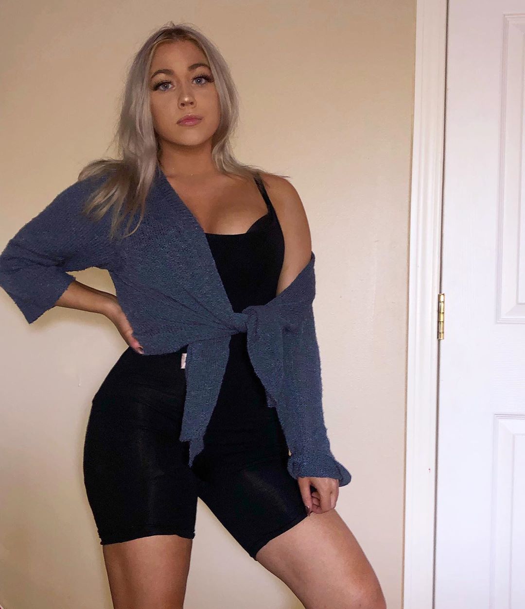 HailsBee nude 3