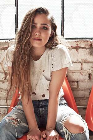 Haley Lu Richardson nude 4