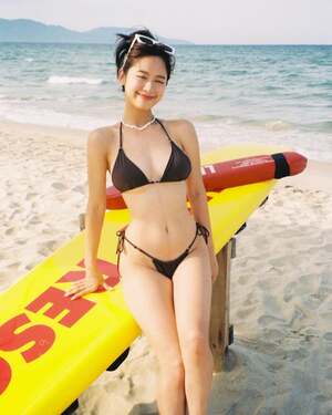 Han Hang nude 2