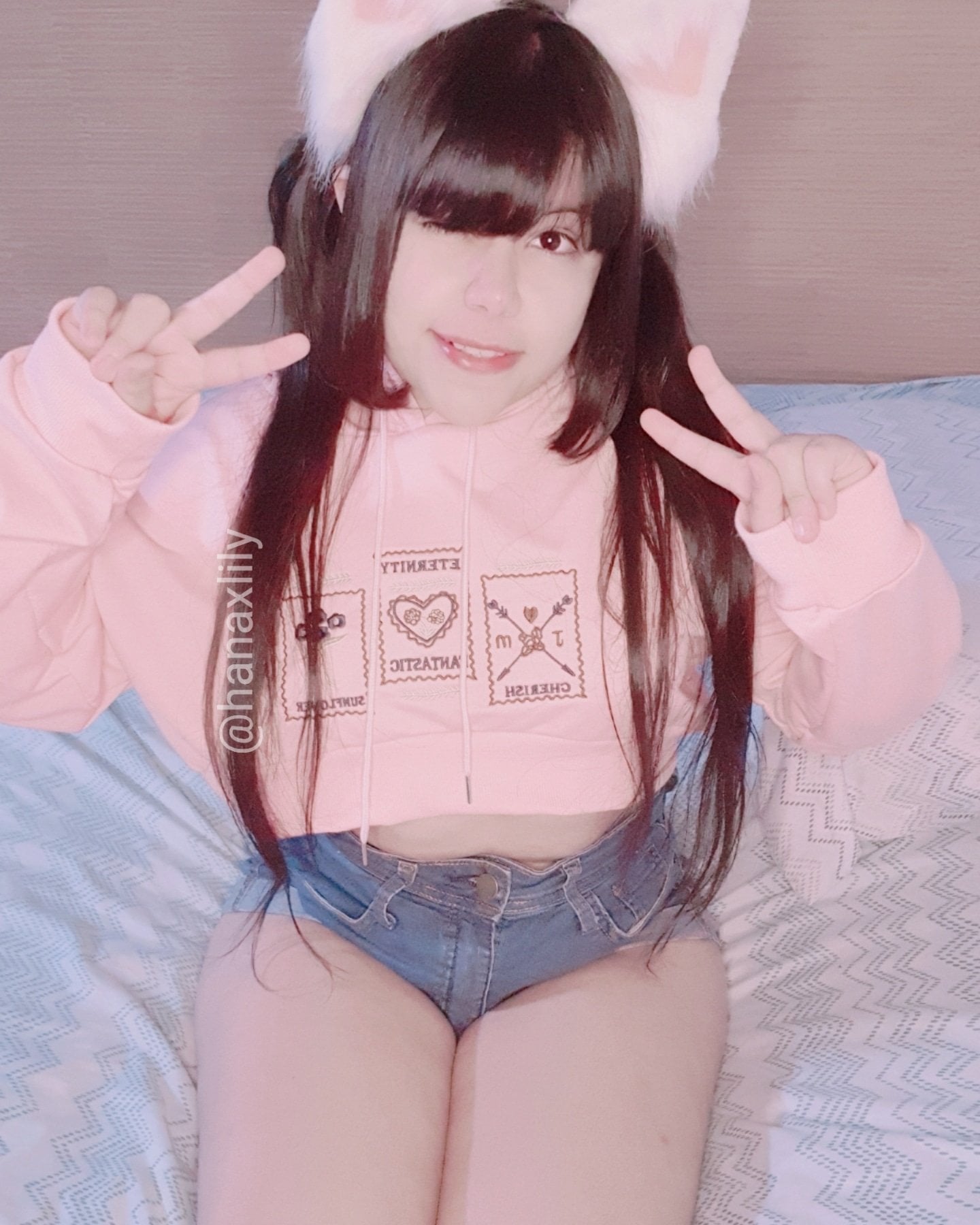 Hana Lily nude 2