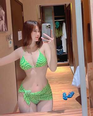 Hang Nguyen nude 2