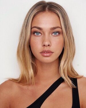 Hanna Edwinson nude 12
