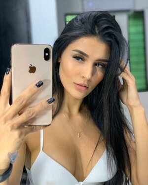 Hanna Miller nude 5