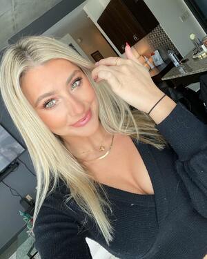Hannah Cook nude 10