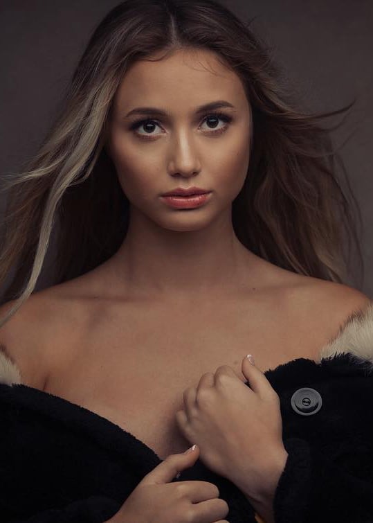Hannah Harrell nude 9