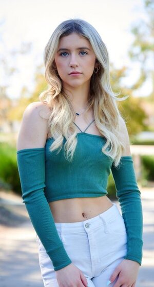 Hannah Lowery nude 11