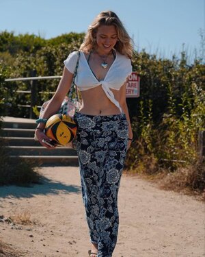 Hannah Slover nude 10