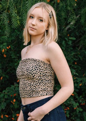 Hannah Studts nude 1