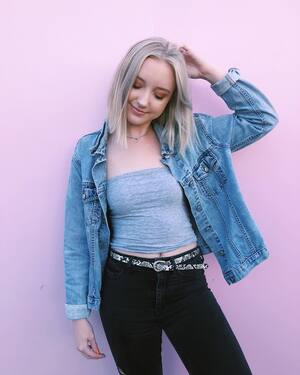 Hannah Studts nude 3