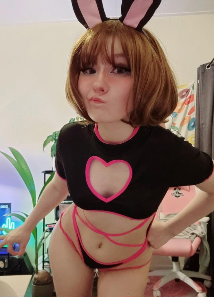 HappyLikeAWall nude 8
