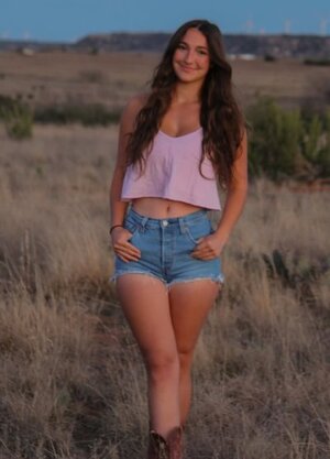 Harper Richardson nude 2