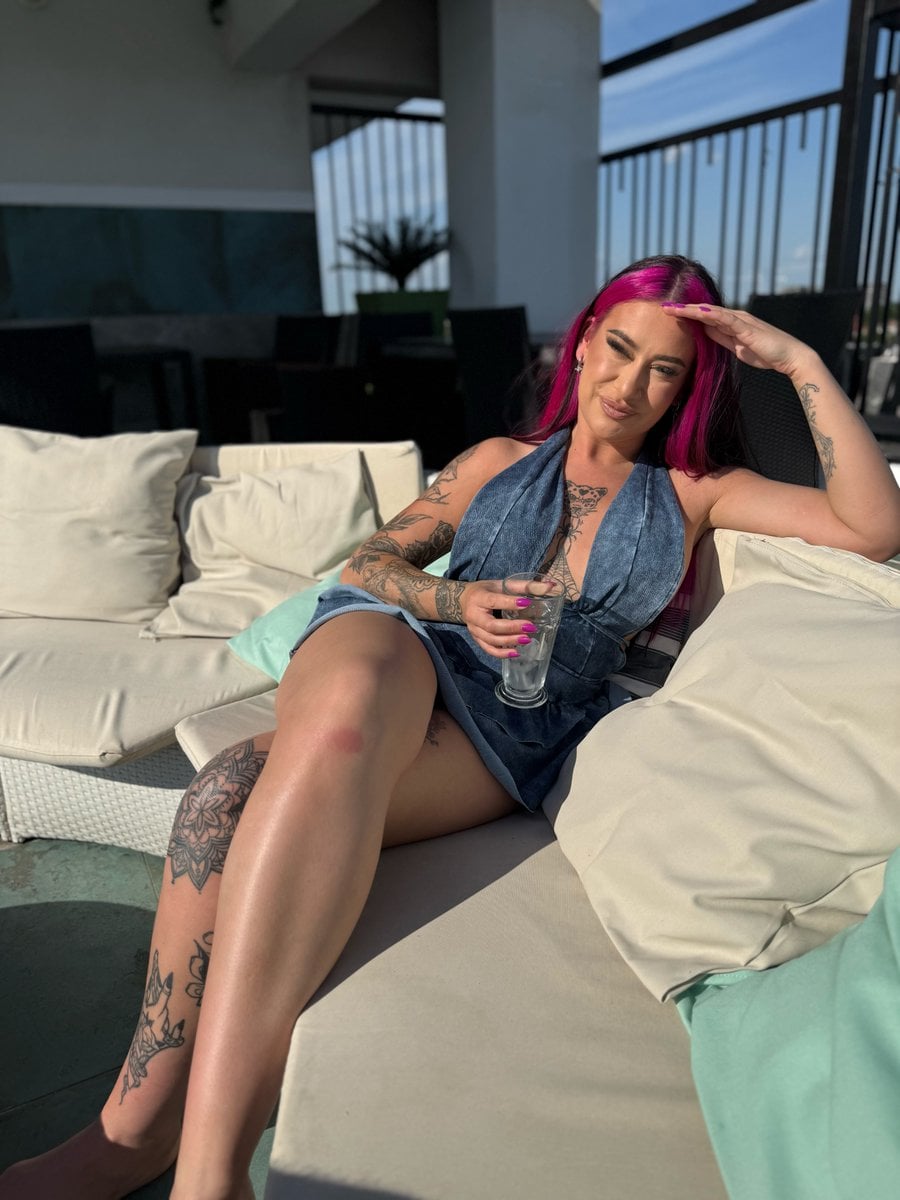 Hayley Quinn nude 5