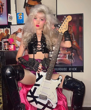 Heather Leather nude 2