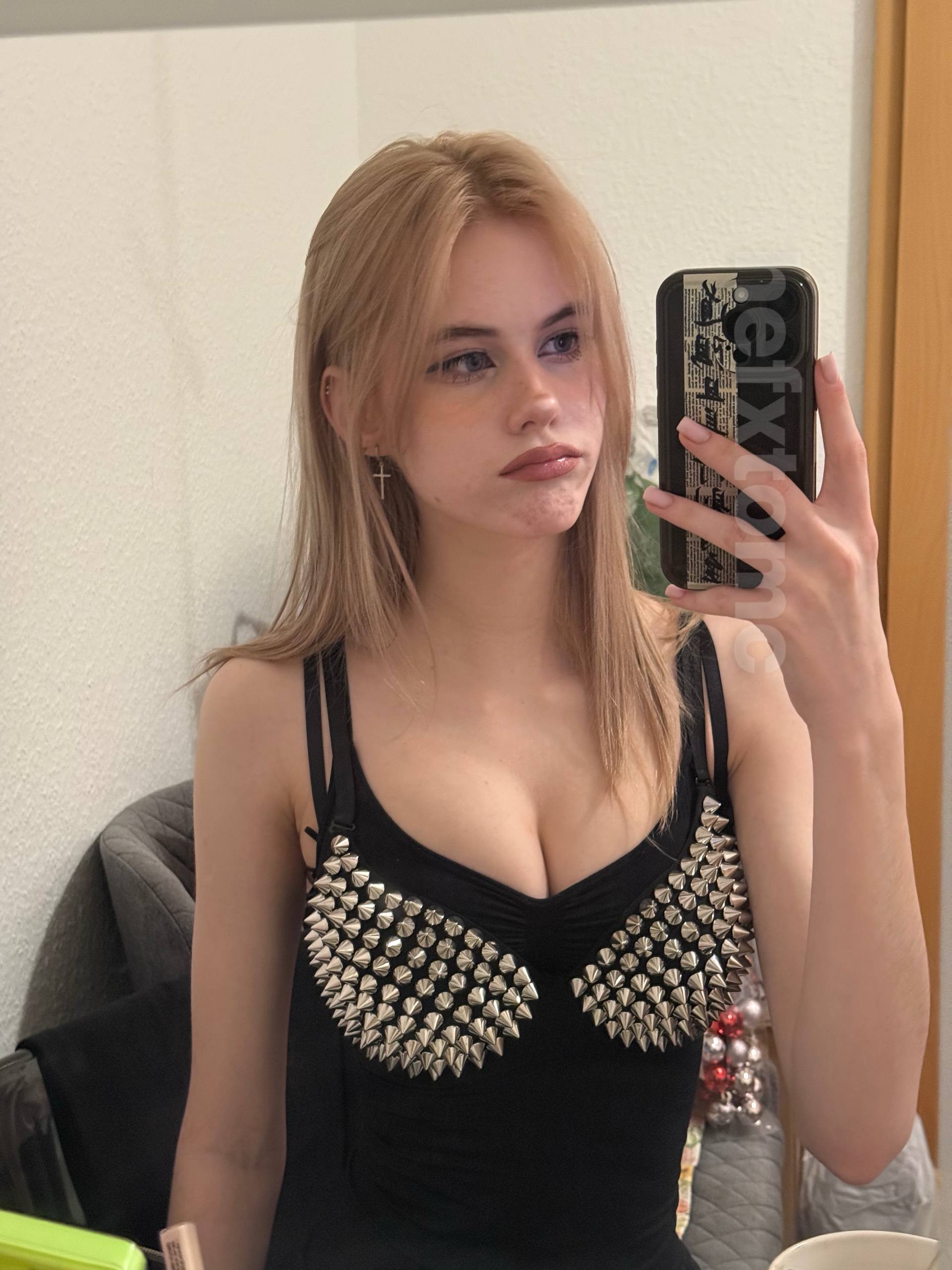 Hefxtom nude 4