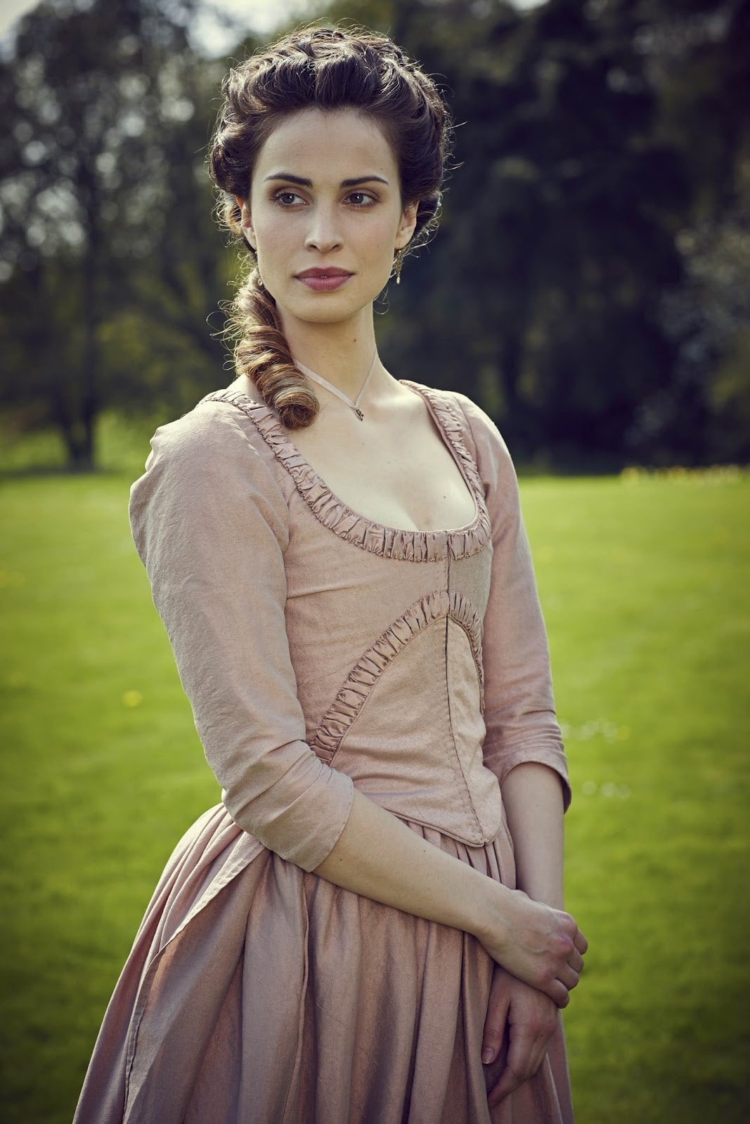 Heida Reed nude 3