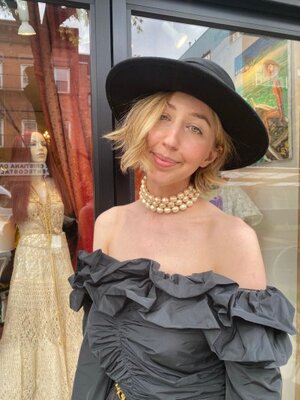 Heidi Gardner nude 9