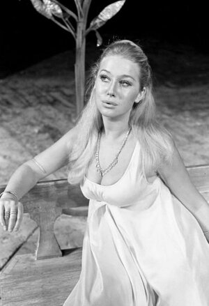 Helen Mirren nude 12