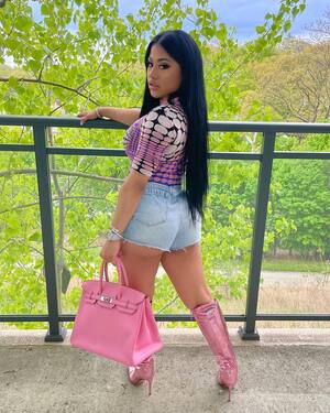 Hennessy Carolina nude 10