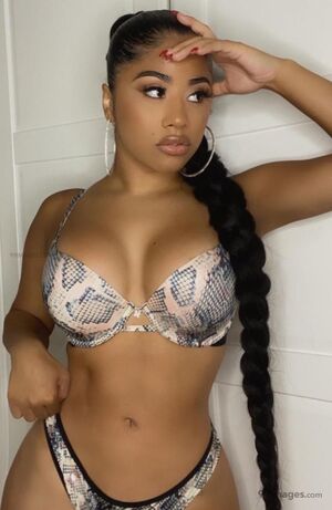 Hennessy Carolina nude 5
