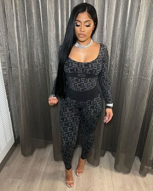 Hennessy Carolina nude 6