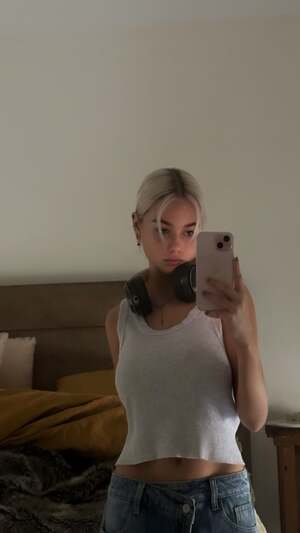 Hermione Denning nude 3