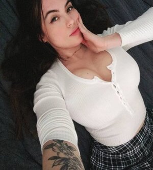 HeyImBee nude 3