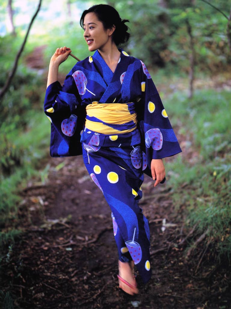 Hitoe Ohtake nude 3