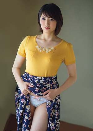 Hitomi Honda nude 3