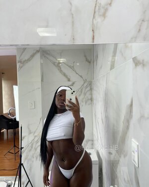 Holly Bombom nude 11