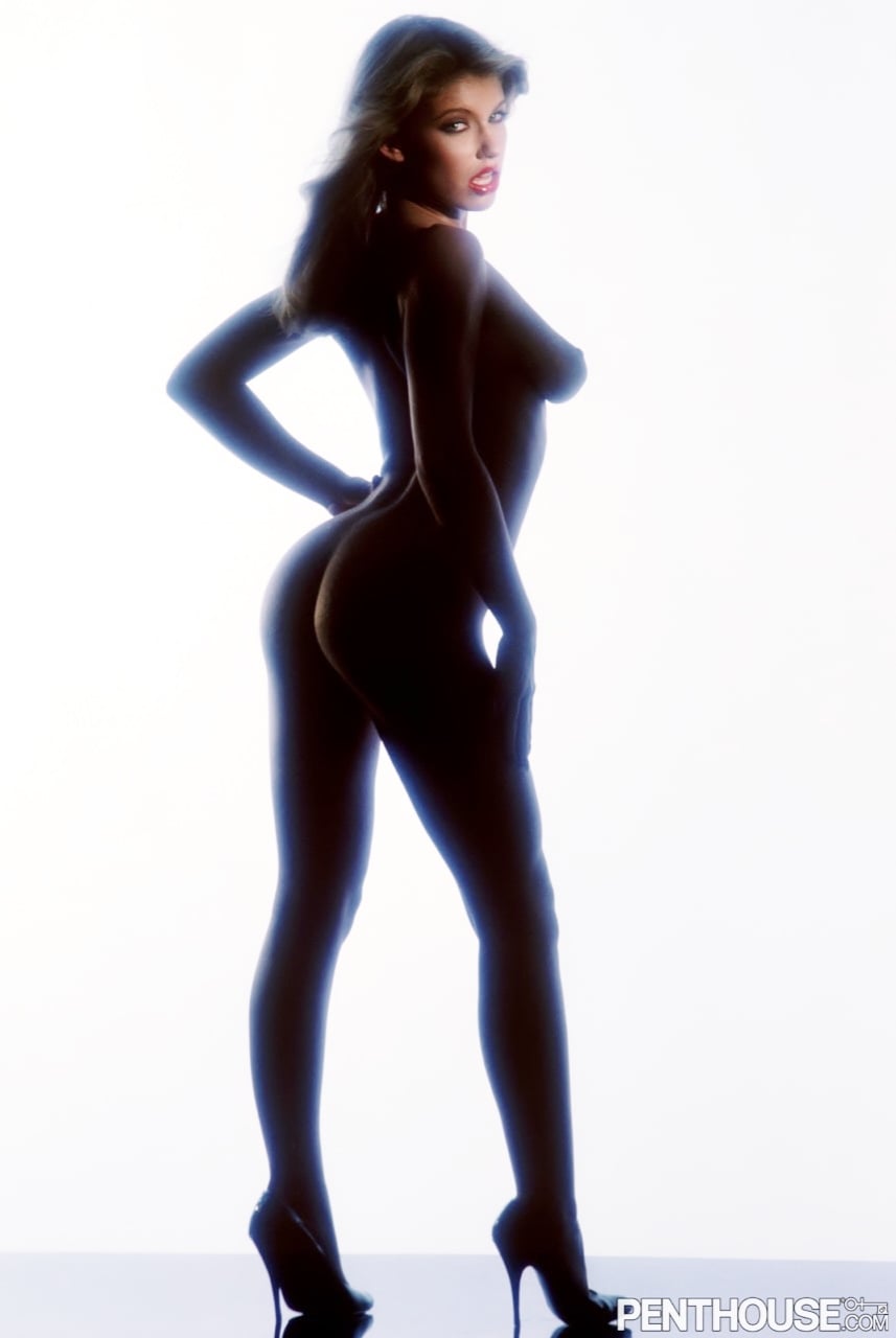 Holly-O nude 3