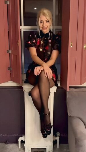 Holly Willoughby nude 12