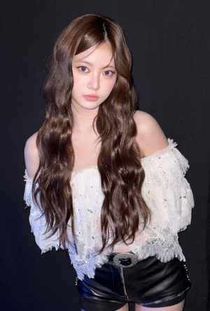 Hong Eunchae nude 4