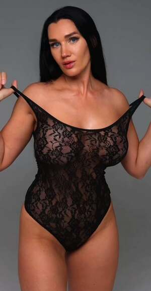 Hot Mommy nude 3