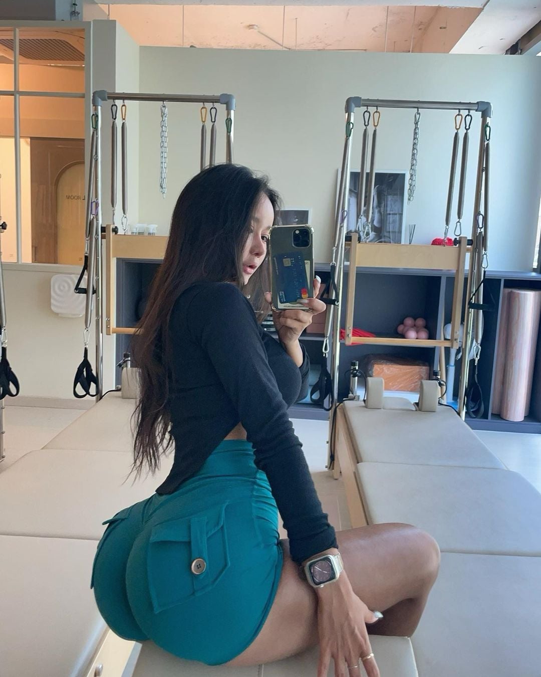 Hyeg Dan nude 8