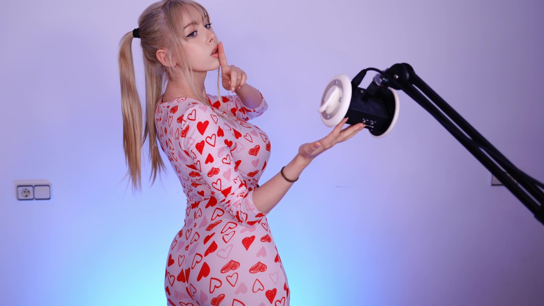 IJenz nude 8