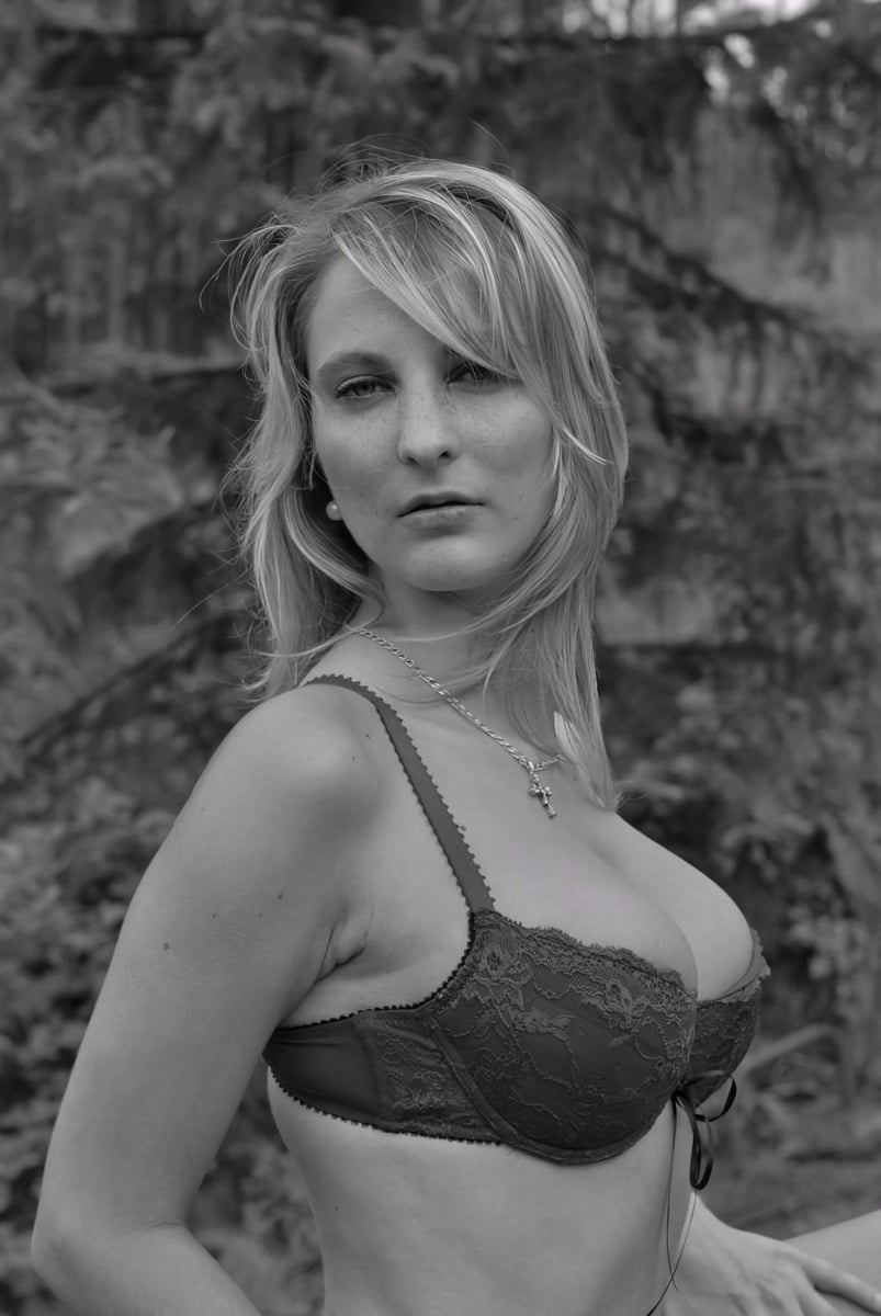 Ilene Blue nude 12