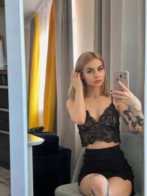 Imeemily nude 6