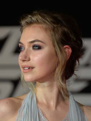 Imogen Poots nude 11